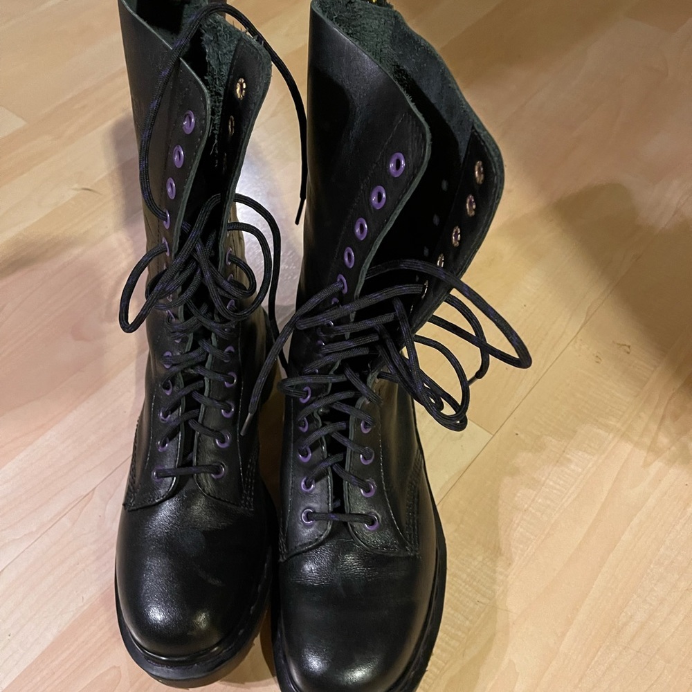 Dr. Martens mid calf boot size 7